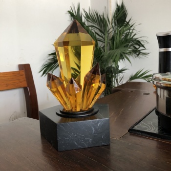 ADL High-Quality Big Painted Crystal Yellow Amber Glass Trophy Crafts with Black Stone Base Customized Logo Design Awards