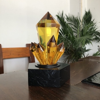 ADL High-Quality Big Painted Crystal Yellow Amber Glass Trophy Crafts with Black Stone Base Customized Logo Design Awards