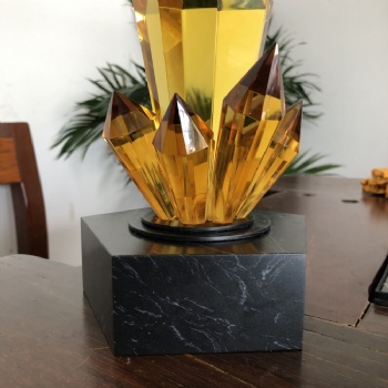 ADL High-Quality Big Painted Crystal Yellow Amber Glass Trophy Crafts with Black Stone Base Customized Logo Design Awards