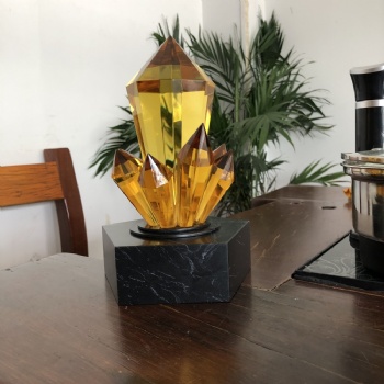 ADL High-Quality Big Painted Crystal Yellow Amber Glass Trophy Crafts with Black Stone Base Customized Logo Design Awards