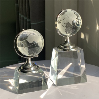 ADL Crystal Glass Globe Trophy Awards Glass Souvenir Gifts Sports Ball Crystal Crafts for Business Gifts with Plastic