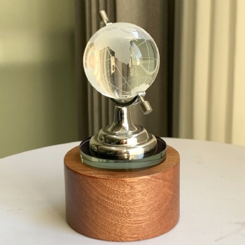 Adl Crystal Glass Globe Trophy Awards Glass Souvenir Gifts Crystal Glass and Wooden Crafts Trophy Awards Crystal Crafts
