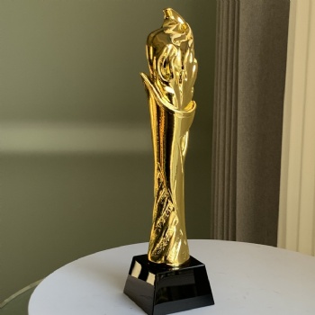 ADL Cheap Children and Youth Resin Torch Trophy with Crystal Glass Black Base for Souvenir Gifts Manufacture Cheap Trophy