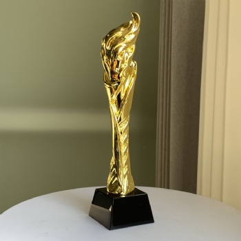 ADL Cheap Children and Youth Resin Torch Trophy with Crystal Glass Black Base for Souvenir Gifts Manufacture Cheap Trophy