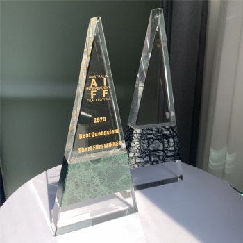 ADL Triangular Shape New Design Crystal Glass Trophy Awards for Sports Cooperate Team Awards