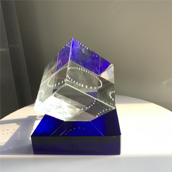 ADL K9 Clear Blue Base High-Quality Crystal Glass Trophy Award Glass Cubes Customize Words for Home Decoration Souvenir Gifts