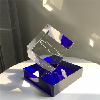 ADL K9 Clear Blue Base High-Quality Crystal Glass Trophy Award Glass Cubes Customize Words for Home Decoration Souvenir Gifts