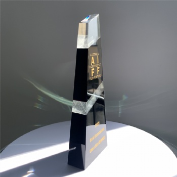 Black Customized Corporate Awards Crystal High Grade Reward Crystal Glass Trophy