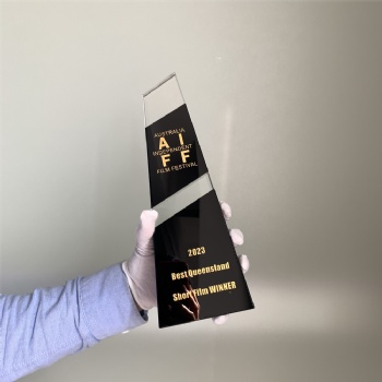 Black Customized Corporate Awards Crystal High Grade Reward Crystal Glass Trophy