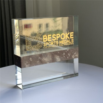 ADL 2023 Wholesale Customized New Design Crystal Clear Glass Trophy Awards with Stone for Sports Events Awards