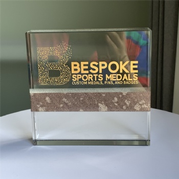ADL 2023 Wholesale Customized New Design Crystal Clear Glass Trophy Awards with Stone for Sports Events Awards