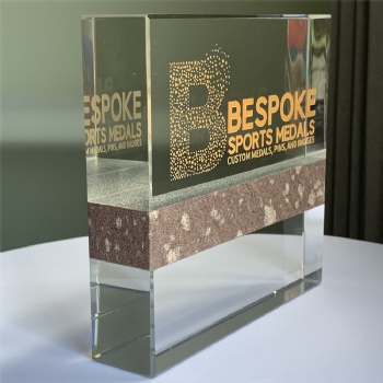 ADL 2023 Wholesale Customized New Design Crystal Clear Glass Trophy Awards with Stone for Sports Events Awards