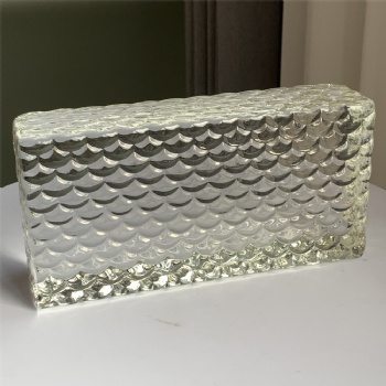 50*100*200mm Wholesale High-Quality Shell Pattern Hot Melt Clear White Glass Brick for Hotel or House Home Decoration