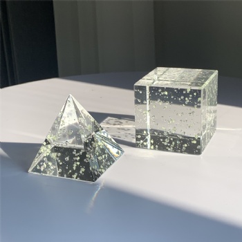 ADL High Quality New Design Crystal Glass Cubes Luminous Ornaments Pyramid for Souvenir Gifts