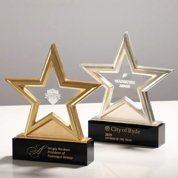 Engraving Crystal Glass Star Trophy Awards Business Crystal Crafts Luxury Trophy from China Morden Business Gifts