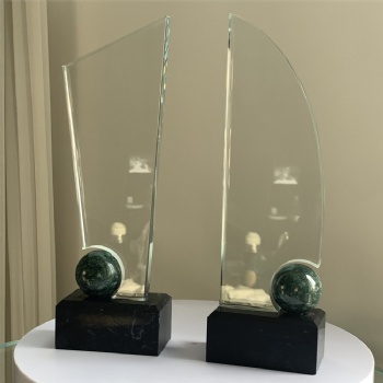 ADL 2024 New Design Crystal Glass Awards Trophy for Sports Crystal Crafts Souvenir Business Gifts Trophy Awards