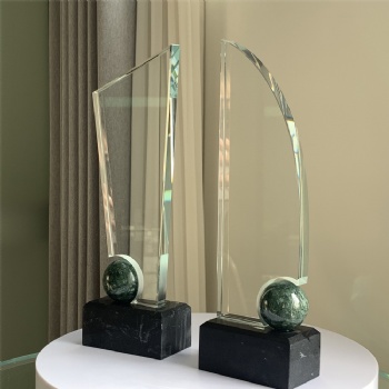 ADL 2024 New Design Crystal Glass Awards Trophy for Sports Crystal Crafts Souvenir Business Gifts Trophy Awards