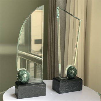 ADL 2024 New Design Crystal Glass Awards Trophy for Sports Crystal Crafts Souvenir Business Gifts Trophy Awards