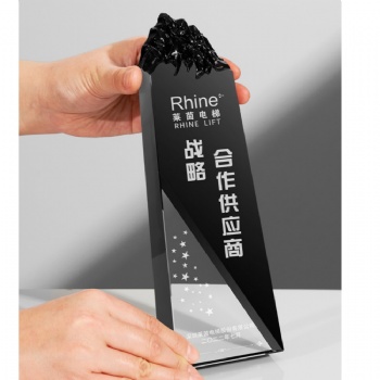 Adl Wholesales Acrylic Awards High-Quality Mountain Shape Crystal Glass Trophy Awards Black Blue Clear White Awards