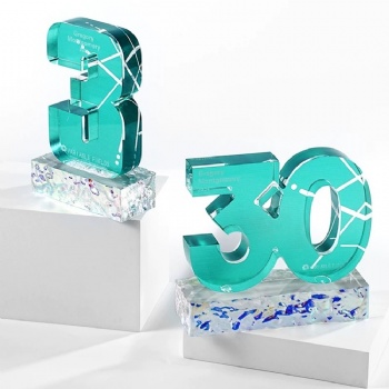 High quality and low price Crystal Glass Acrylic Trophy Personalized figure for Gift Trophies