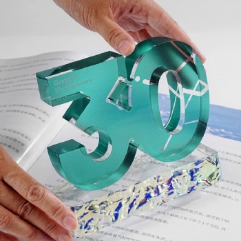 High quality and low price Crystal Glass Acrylic Trophy Personalized figure for Gift Trophies