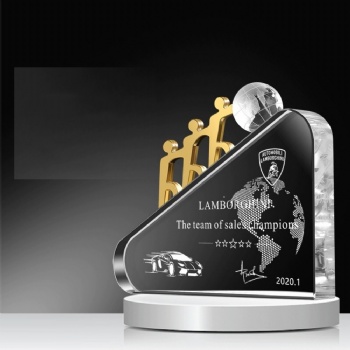 ADL New Design Step by Step Crystal Glass Metal Trophy Golden Awards Glass Crafts Awards from China Business Gifts Souvenir