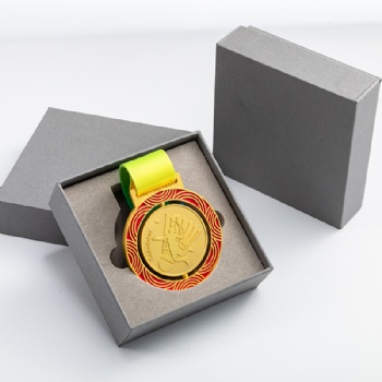Custom Metal Medals & Sports Trophies-Gold & Bronze Plaques for Children's Awards and Volunteer Souvenirs