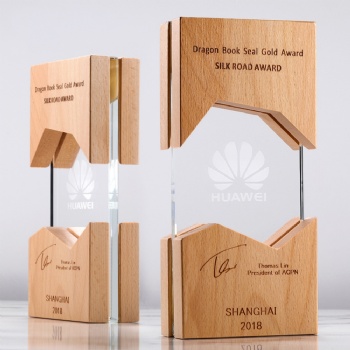 ADL 2026 Crystal New Creative Design Engraved Durable Crystal Glass Award Trophy for Business Gift Crafts Sports