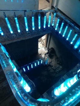 Glass balustrade for home staircase decoration